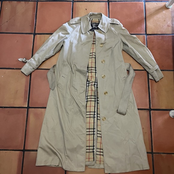 Jackets & Blazers - Vintage Burberrys Women's Trench Coat Made in England Nova Check Small